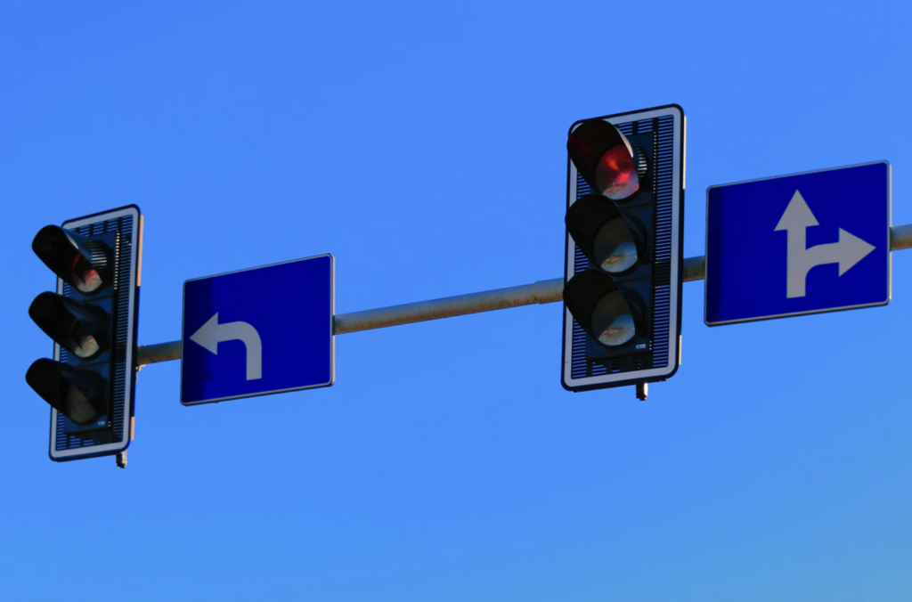 TCK m. 179/1 Trafik Güvenliğini Tehlikeye Sokma Suçunun Unsurları: Tehlike Suçu Mantığı, Alkol/Uyuşturucu Etkisi ve Somut Tehlike Kriteri